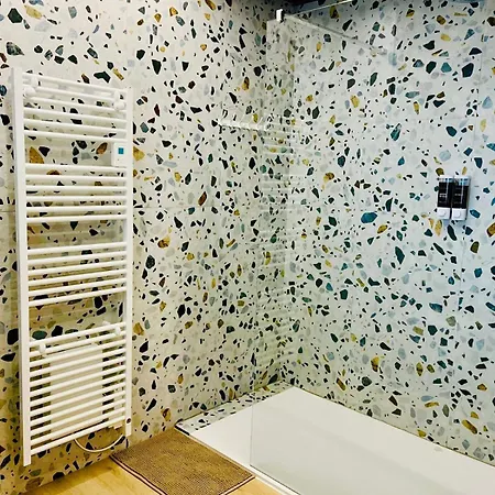 Apartment Cosy Ambiance Venice Dans Avec Piscine 4 Pers 2